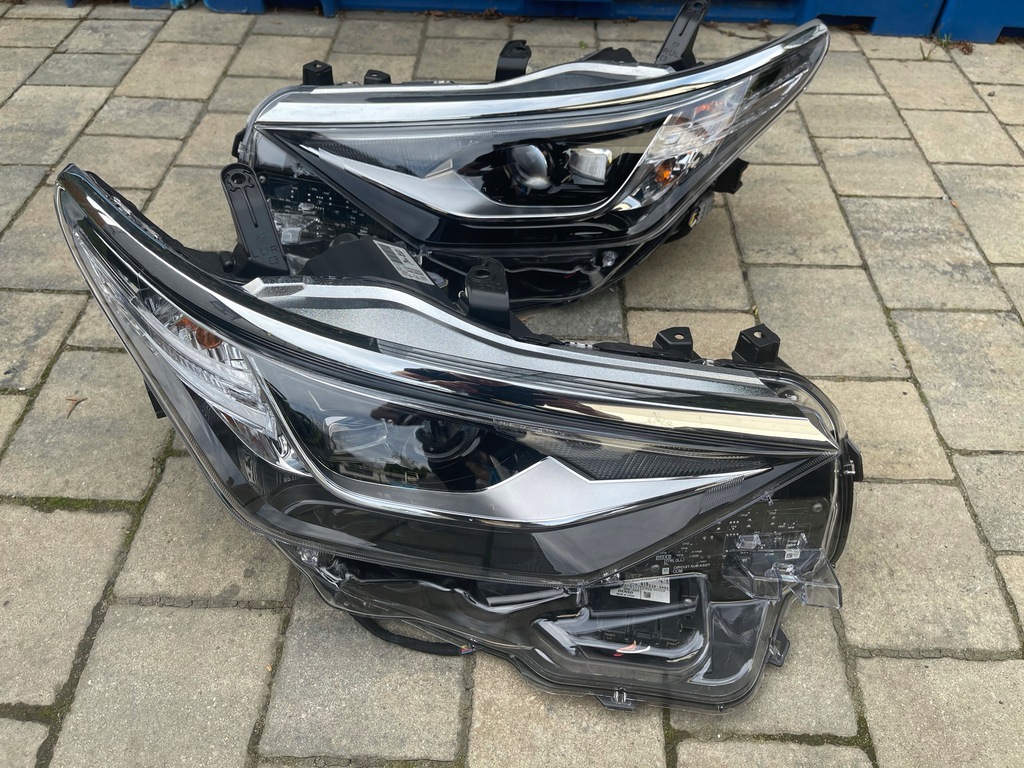 auris ii lift 15 full led faro der.. izq. cromo (#)