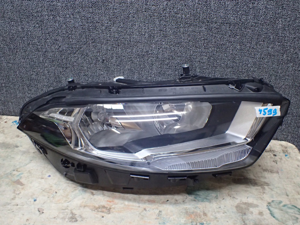  faro frente der.. mercedes a clase w177 (#)
