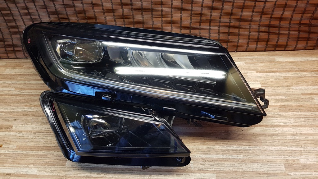 skoda kodiaq full led 566 941 016 e faro der.. (#)