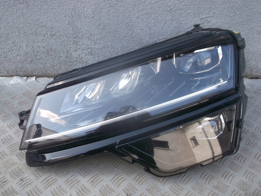 skoda karoq full led izq. compl 57b941015b (#)