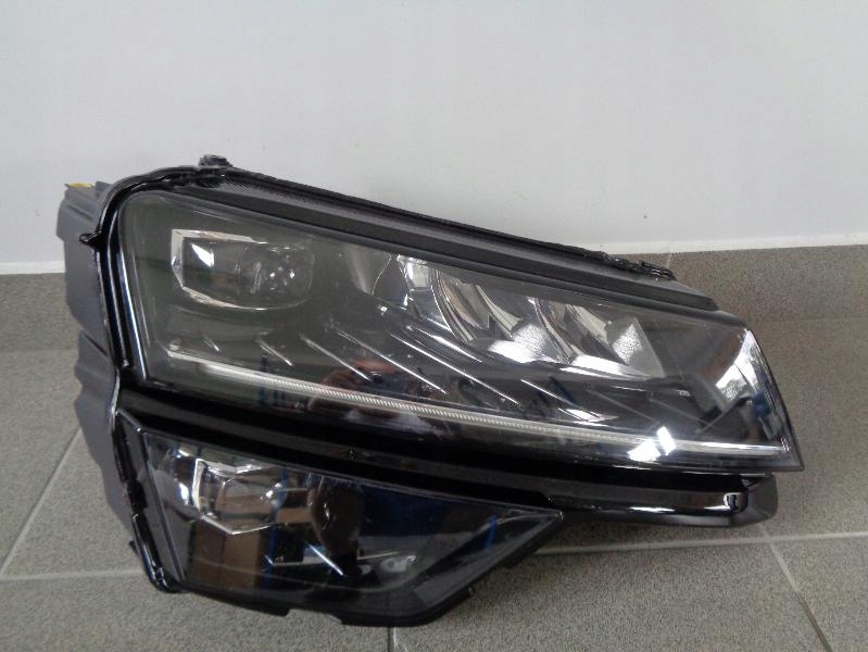 skoda karoq full led faro frente delantera der.. (#)