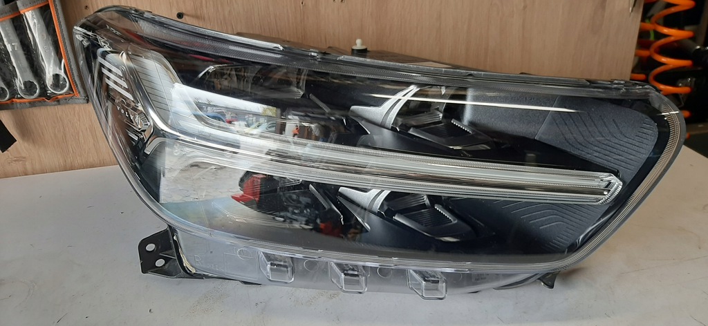  faro der.. xc40 - 2018 r xenon 32293923 (#)