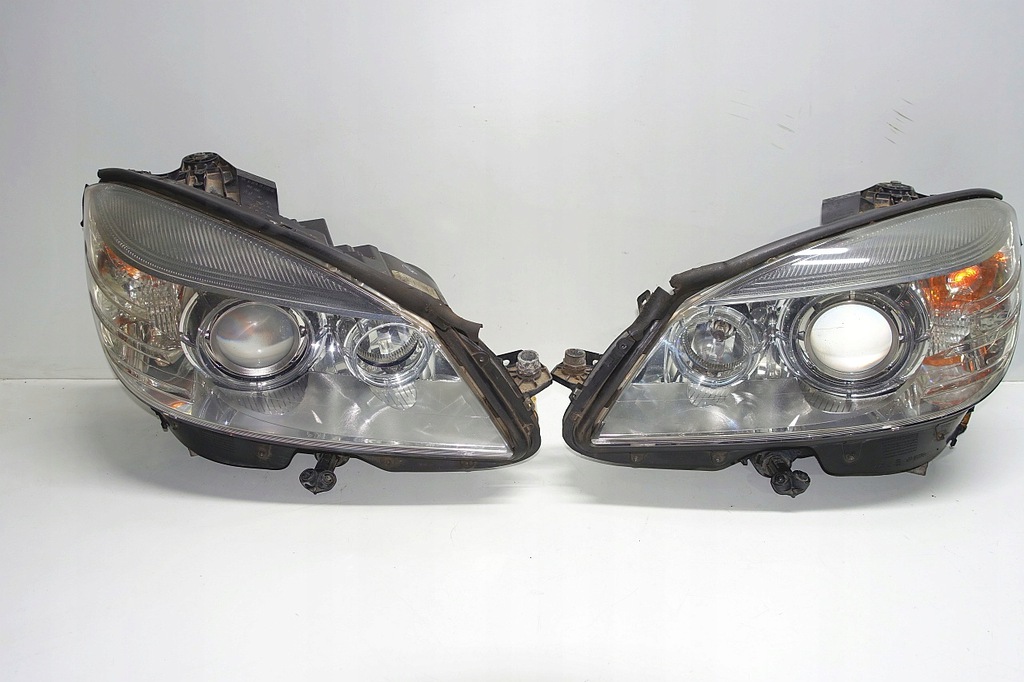 mercedes w204 faro izq. der.. xénon bixenon (#)