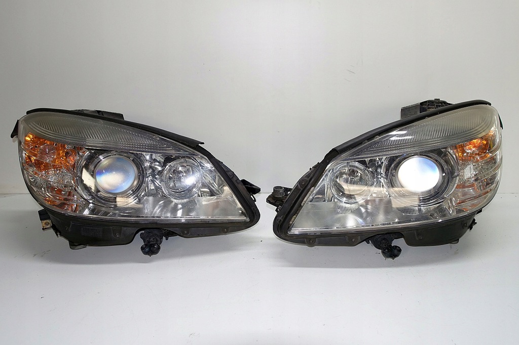 mercedes w204 faro izq. der.. xénon bixenon (#)