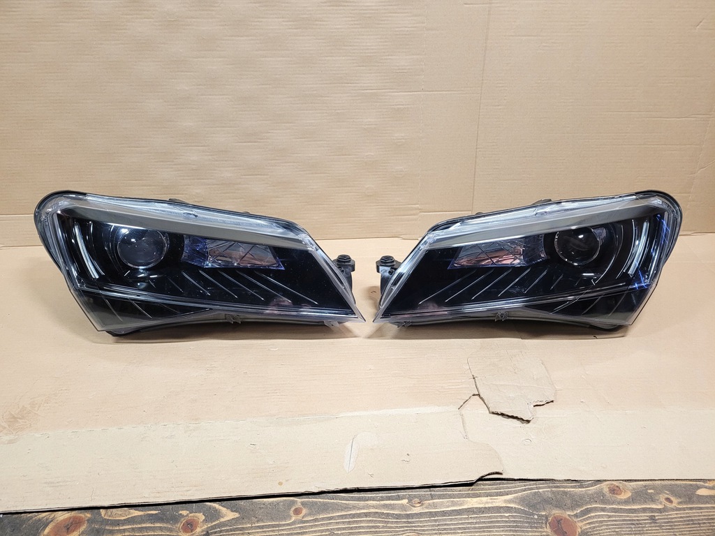 skoda superb 3 3v1 bi xenon faro frente der.. izq. (#)