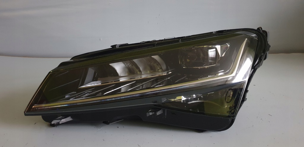 skoda superb iii lift faro izq. full 3v1941015d (#)