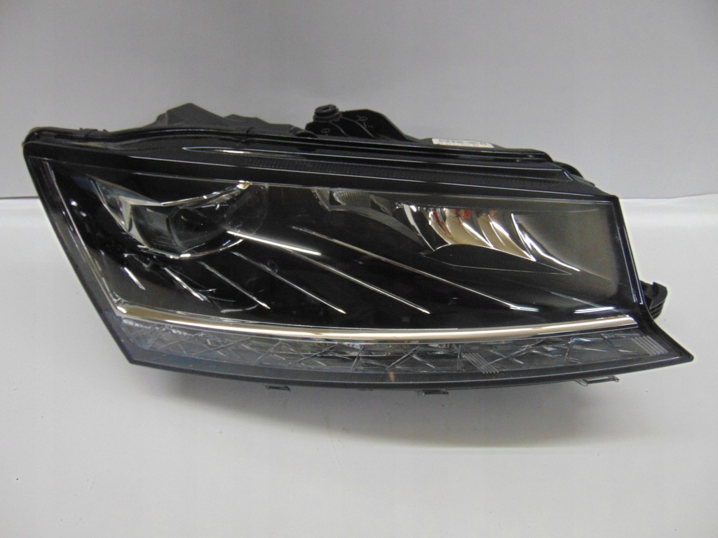  faro der.. fabia iii lift 6v1941016f (#)