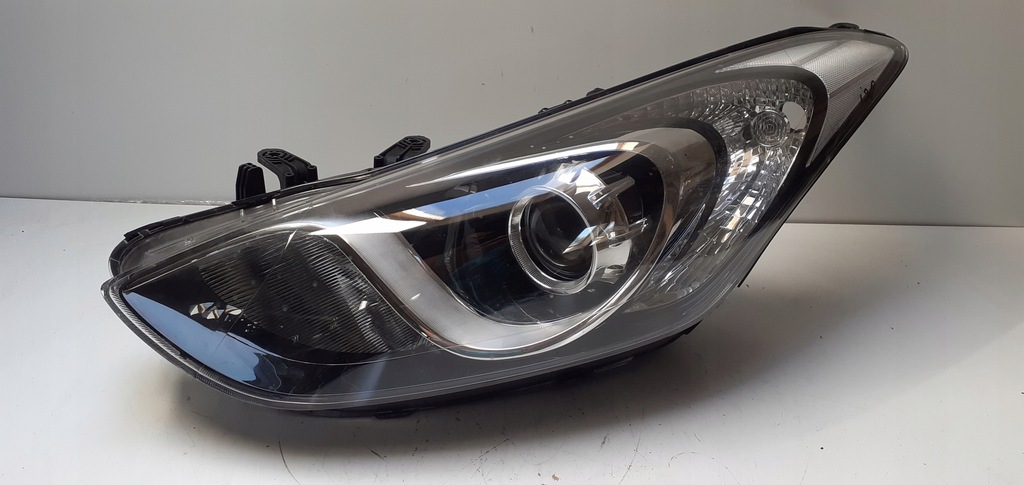 hyundai  i30 faro izq. estandar con iluminación (#)