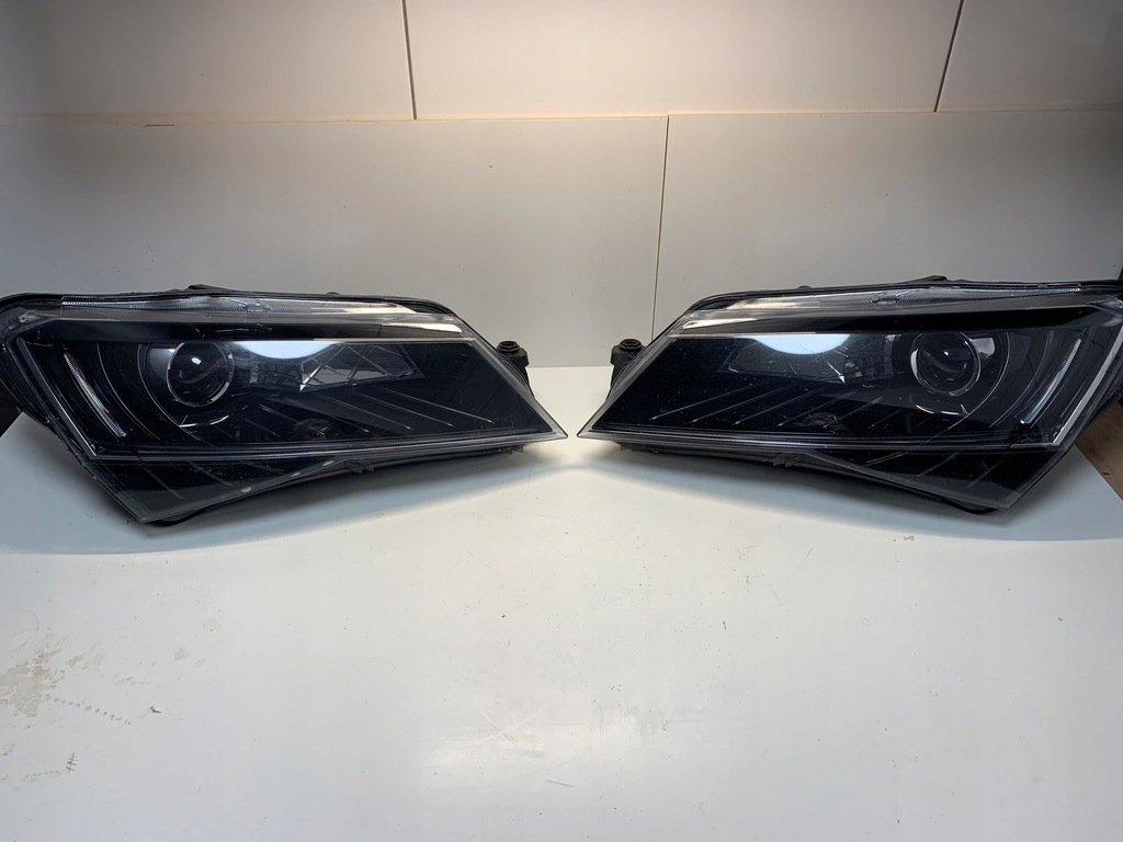 lote faros frente xénon led skoda superb 3 3v1 (#)