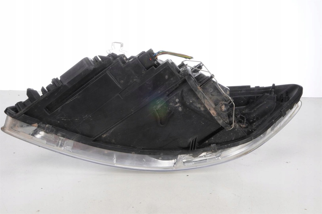 volvo c30 lift faro frente der.. xénon (#)