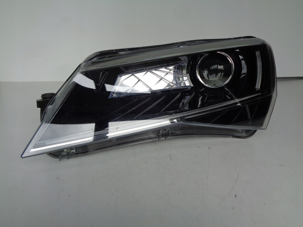  faro izq. skoda superb iii 3v0 15 xénon led (#)