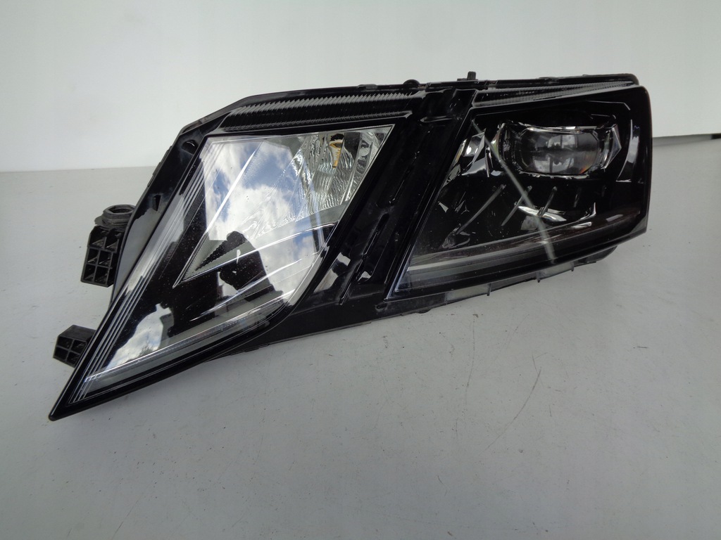  faro izq. skoda octavia iii 5e0 16 lift full led (#)