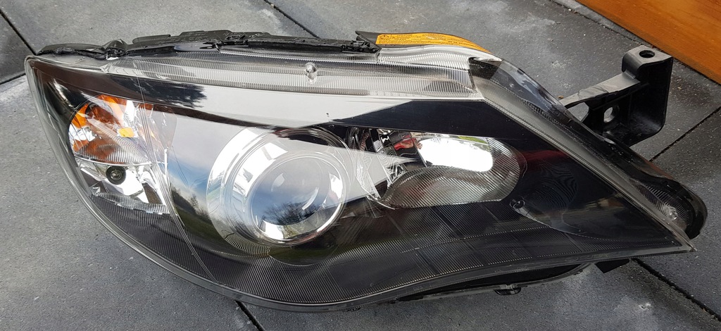 subaru impreza 3 wrx sti 07 13 faro der.. xénon (#)