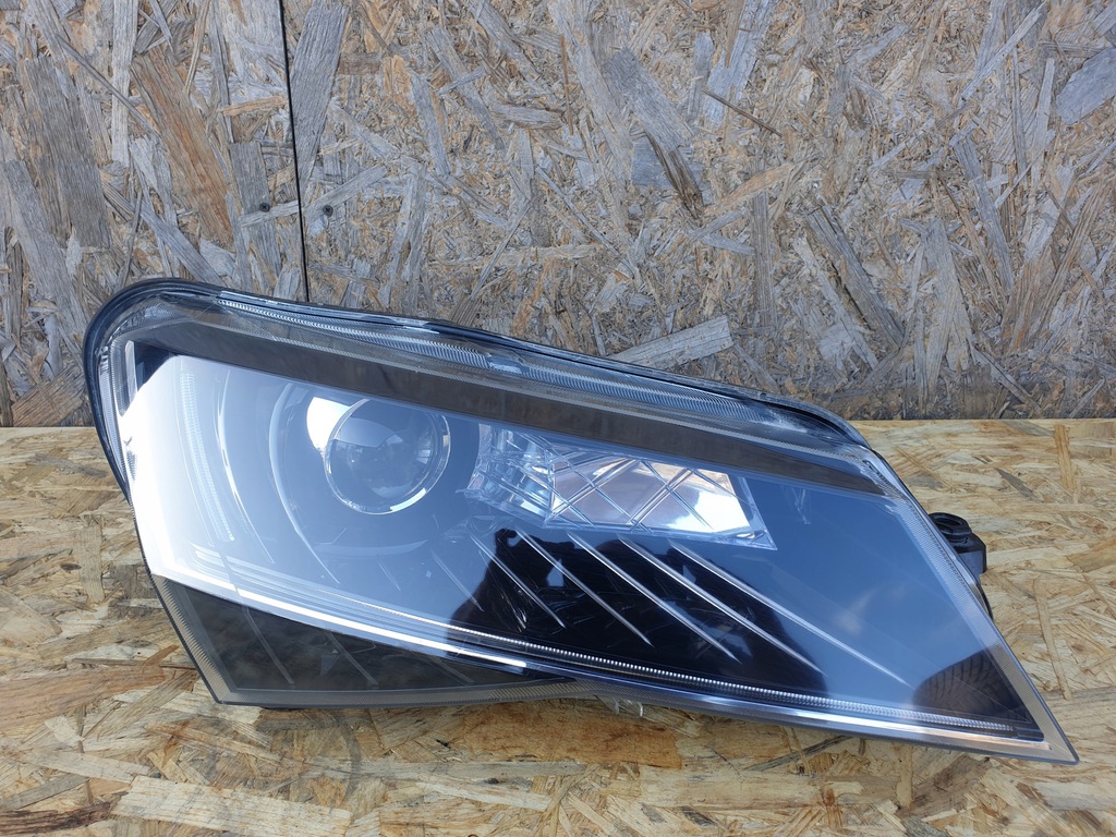 skoda superb iii faro der.. xénon led 3v0 (#)