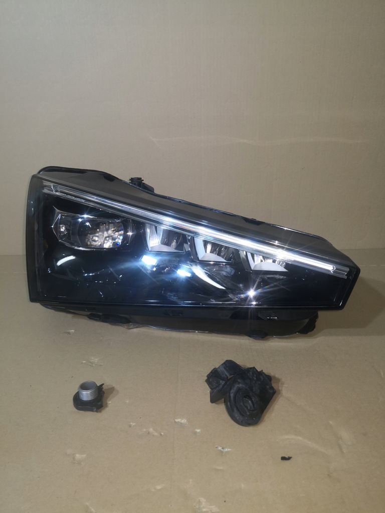 skoda scala full led faro der.. delantera (#)