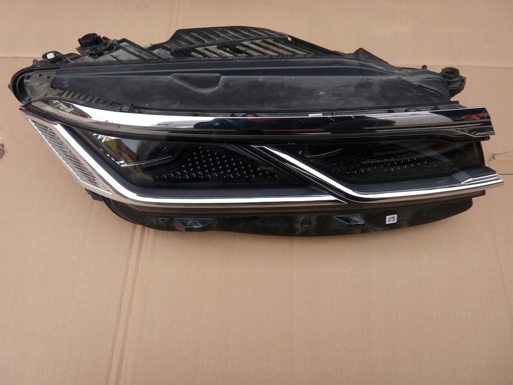 vw touareg modelo  nuevo  761941082 matrix led der.. (#)