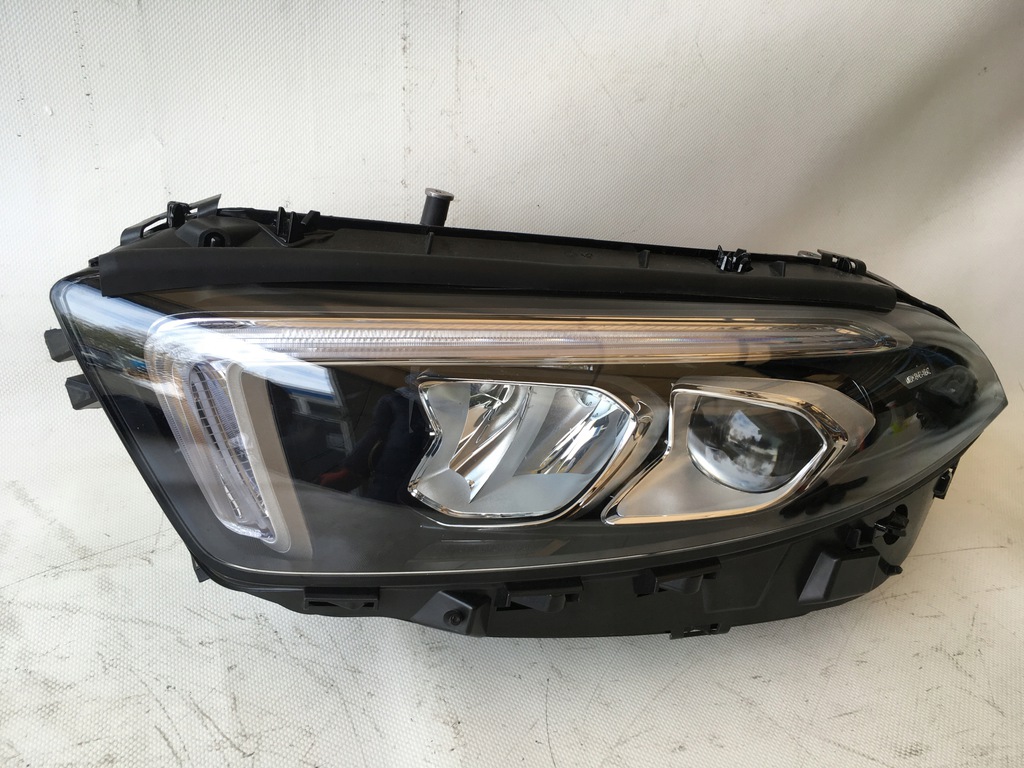 mercedes a 177 faro delantero izq. (#)