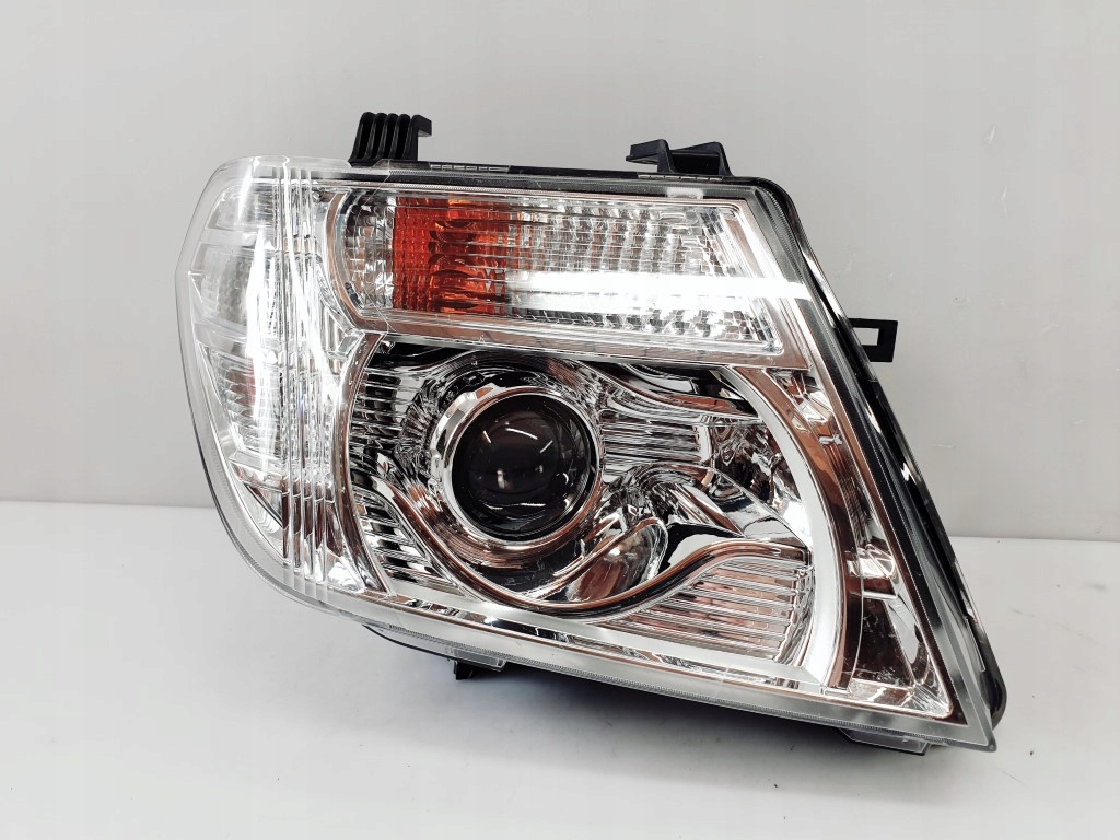 navara d40 pathfinder.. lift 10r der.. faro xénon (#)