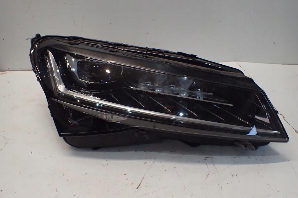  faro der.. skoda superb iii lift 19 full led 3v (#)