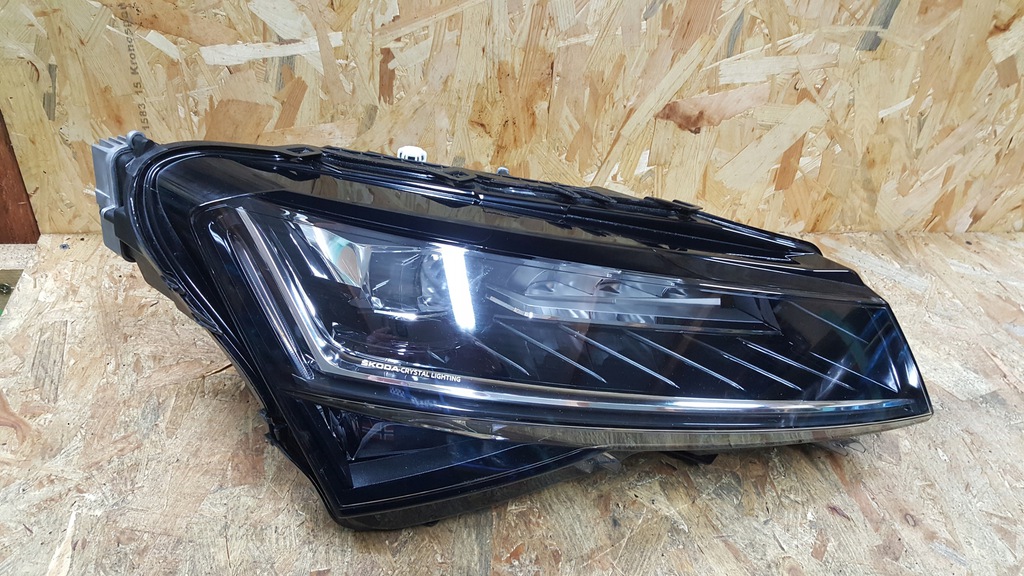  faro der.. delantero skoda superb iii 3 led 3v0 lift (#)