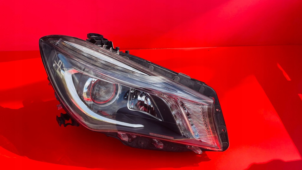  faro der.. mercedes cla w117 amg bi xénon (#)