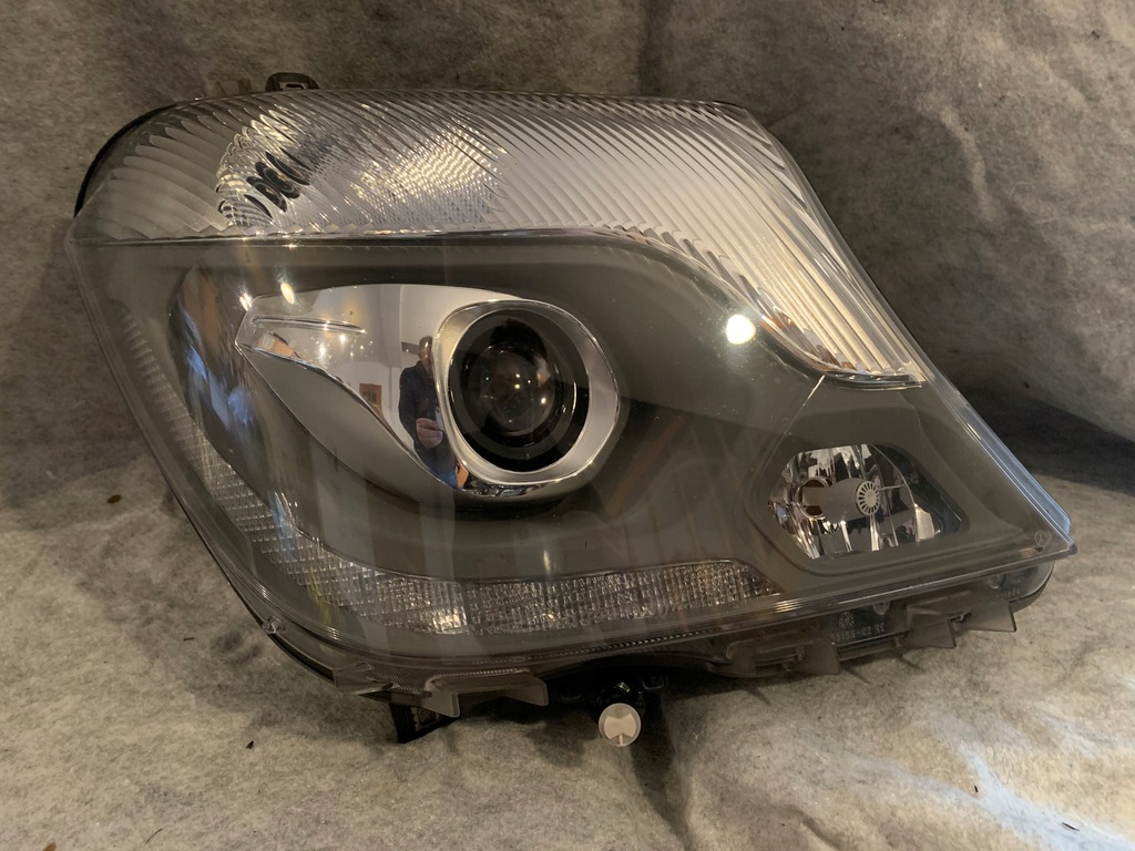 mercedes sprinter w906 lift 14 der.. faro xénon (#)