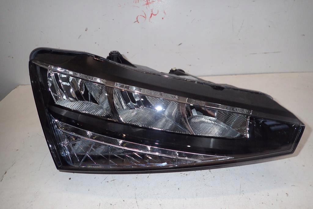  faro delantero der.. skoda scala led 19 (#)