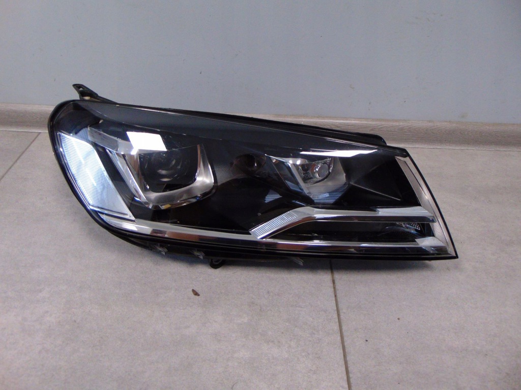  faro der.. xénon vw touareg lift 7p1941032 15 18r (#)