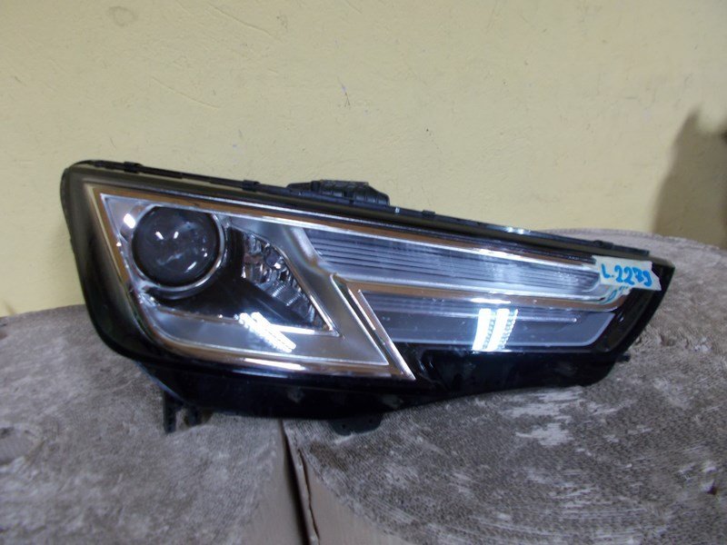  faro der.. audi a4 16 bi xénon led 8w0941006 (#)