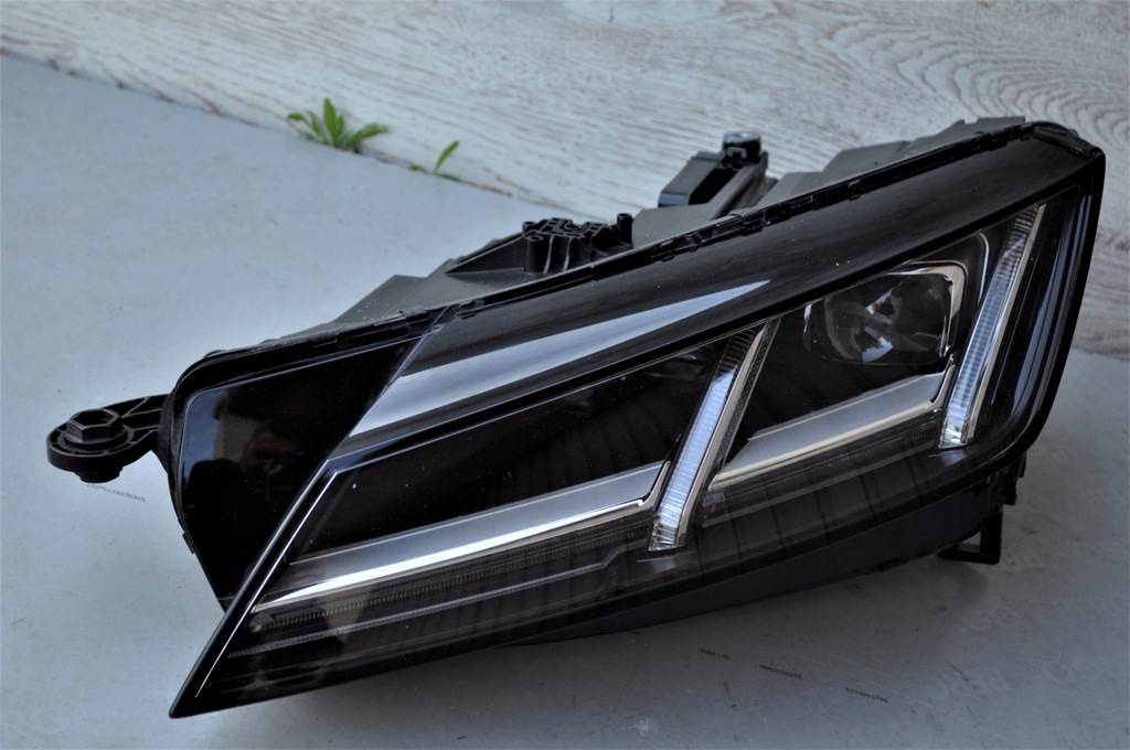  faro izq. audi tt 8s0 941 035 b full led matrix (#)