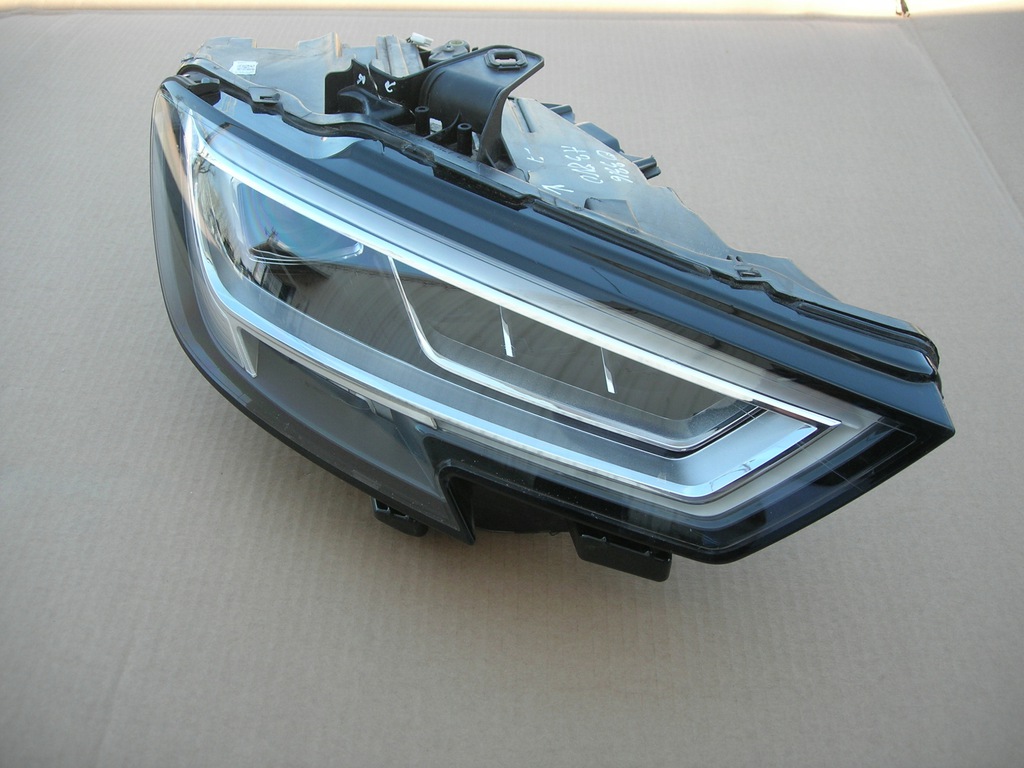  faro r audi a3 8v0941036 matrix (#)