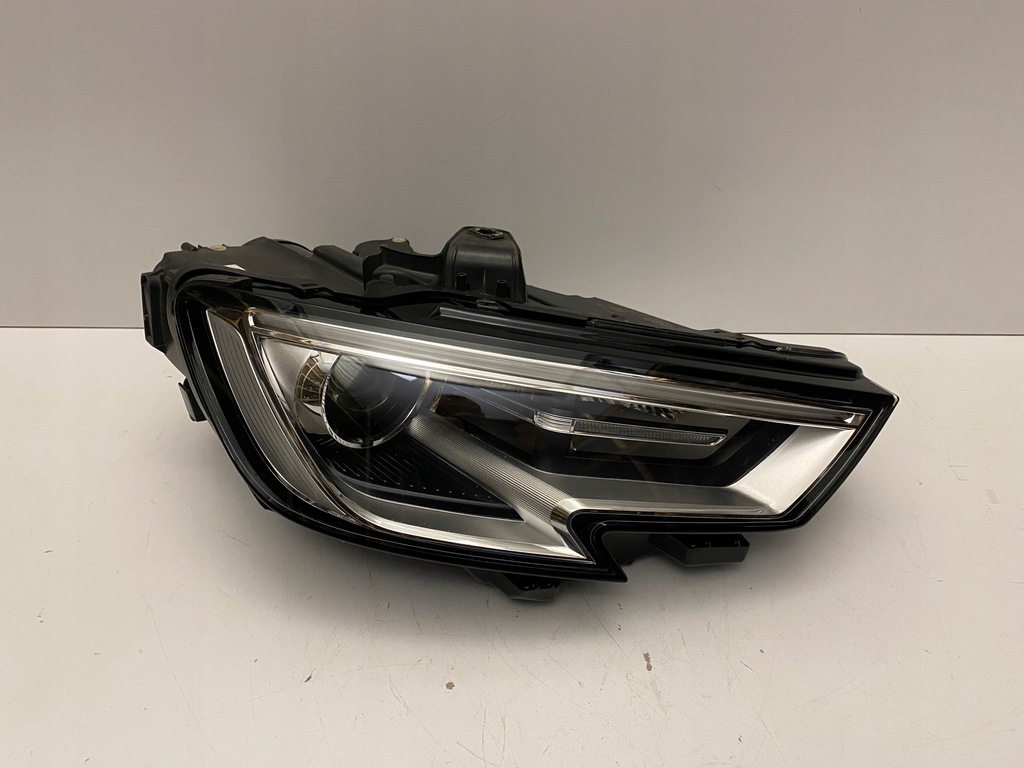audi a3 bi xénon 8v0 lift der.. faro 8v0941006e (#)