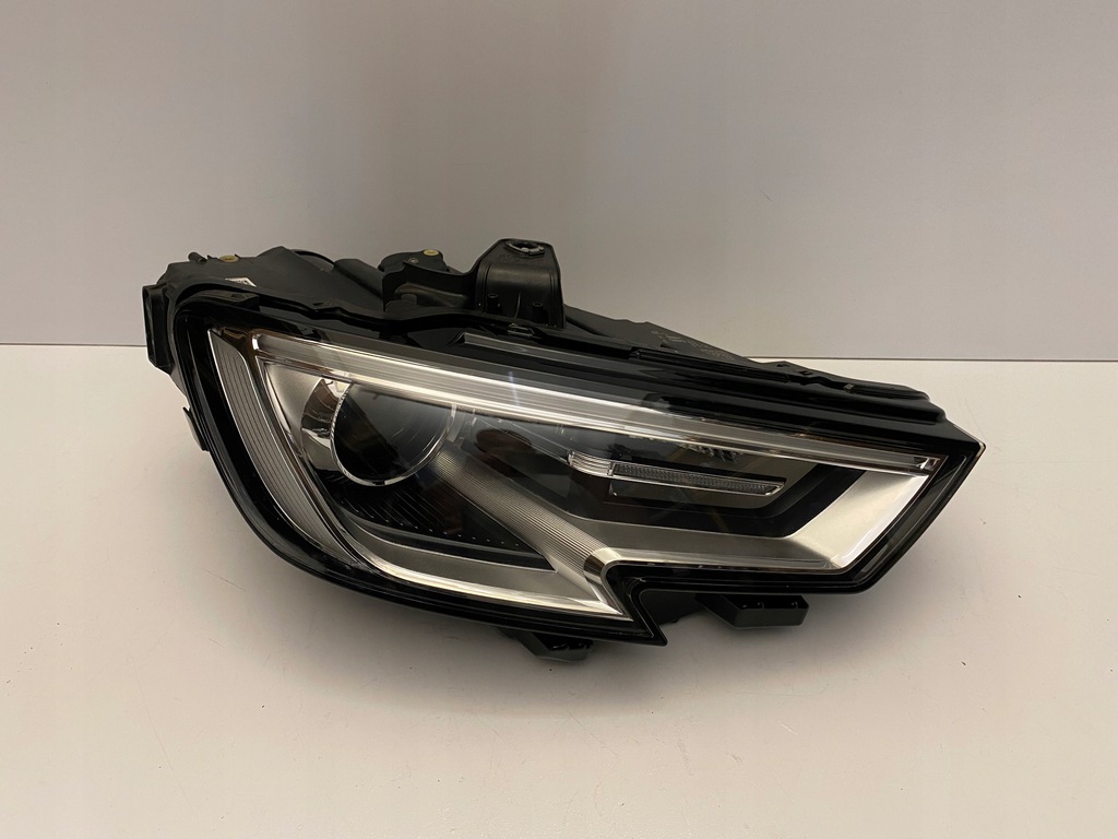 audi a3 bi xénon 8v0 lift der.. faro 8v0941006e (#)