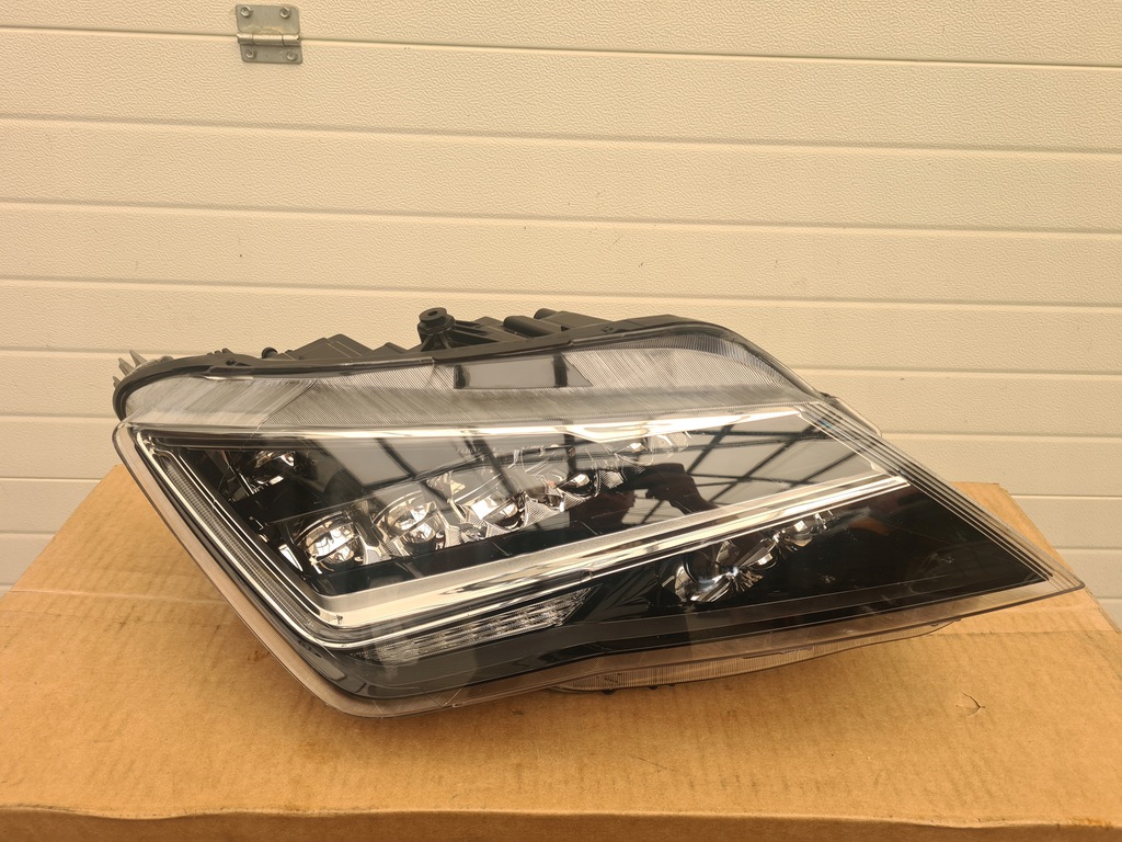 vw toledo faro der.. full led 6jb941008b (#)