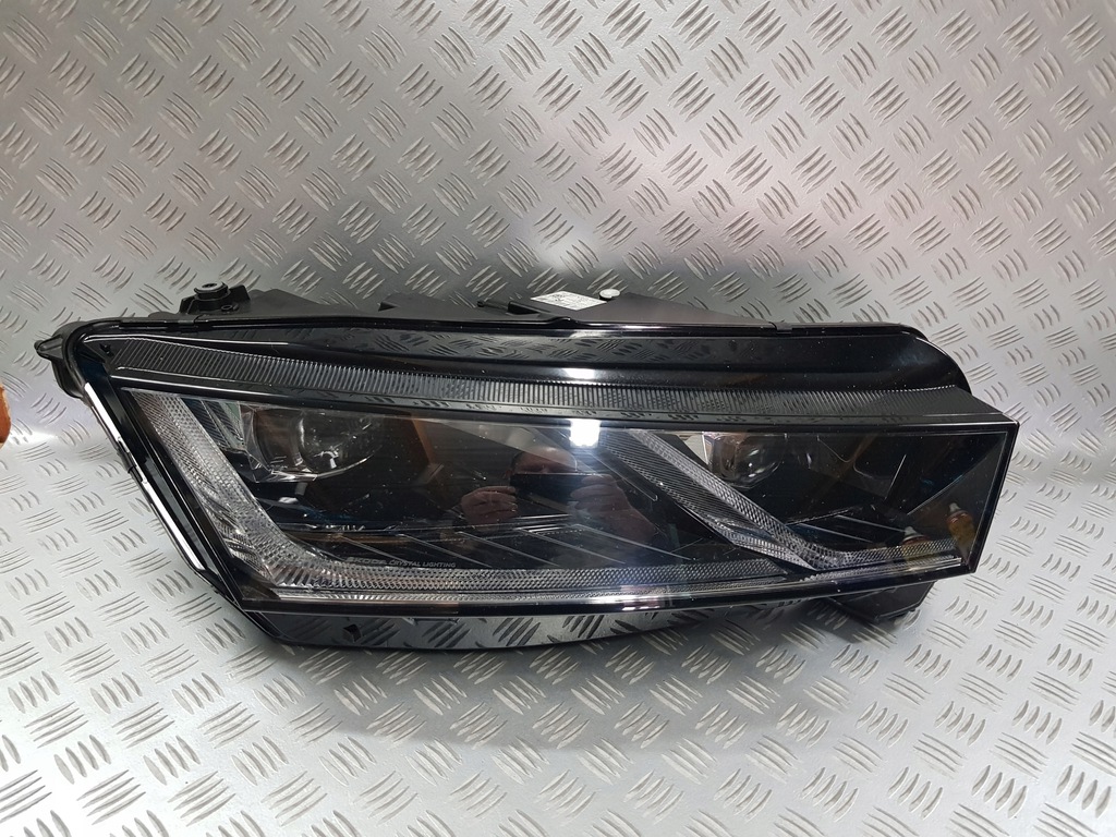  faro der.. delantero skoda octavia iv (#)