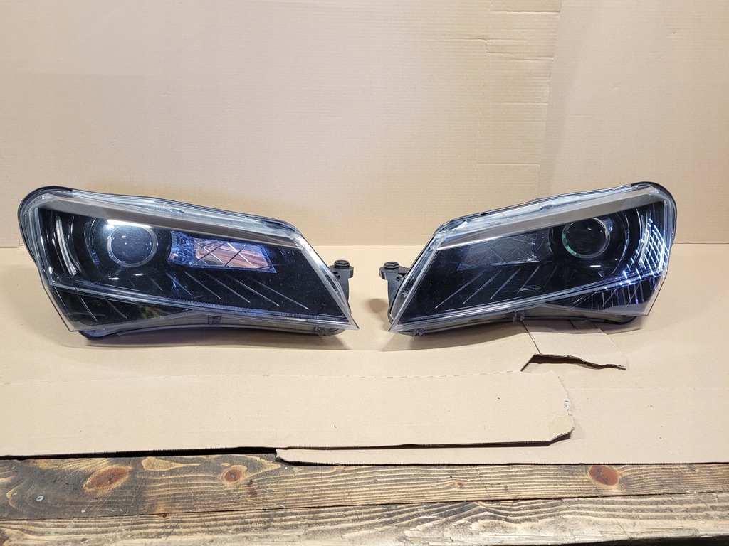 skoda superb iii 3v1 bi xenon faro der.. izq. (#)