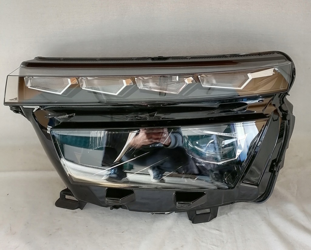 skoda kamiq faro izq. full led (#)
