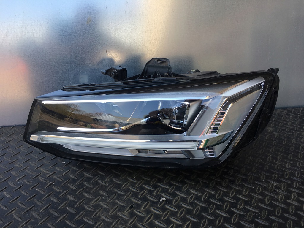 audi q2 full led faro izq. (#)