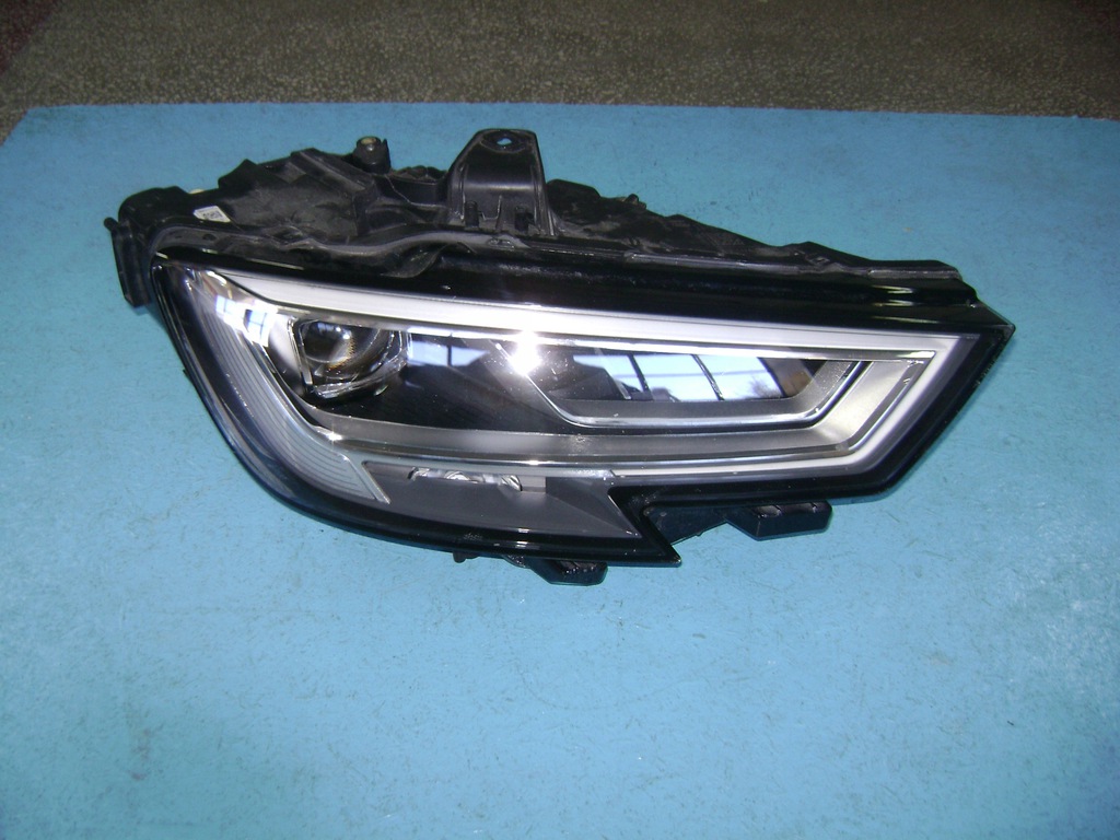  faro delantero der.. audi a3 8u0941036 (#)