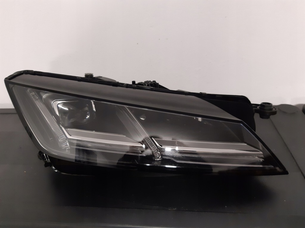 audi tt full led der.. 8s0 941 034 (#)