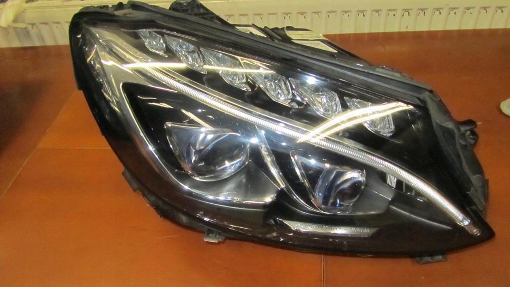  faro delantero der.. mercedes w205 a2059069401 (#)