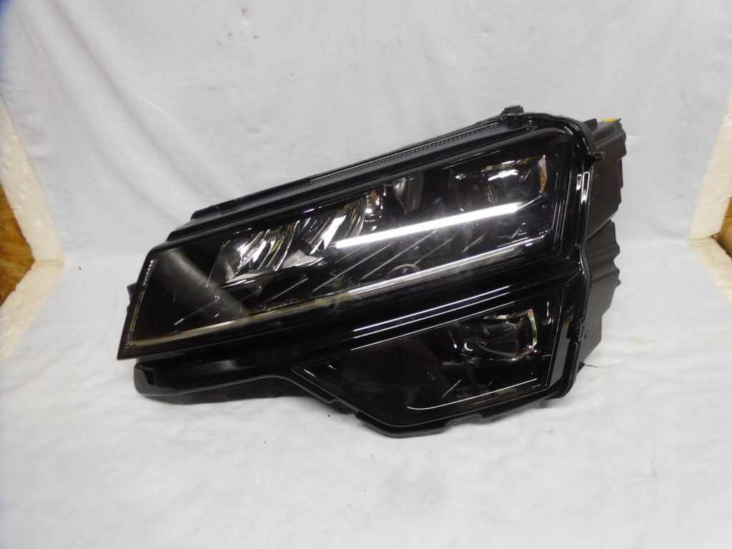 izq. skoda karoq full led compl europa (#)