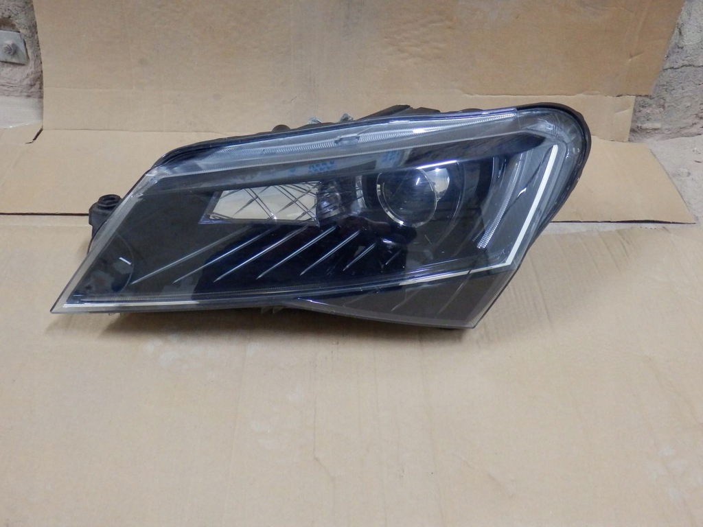  faro izq. skoda superb iii 3v1941015b (#)