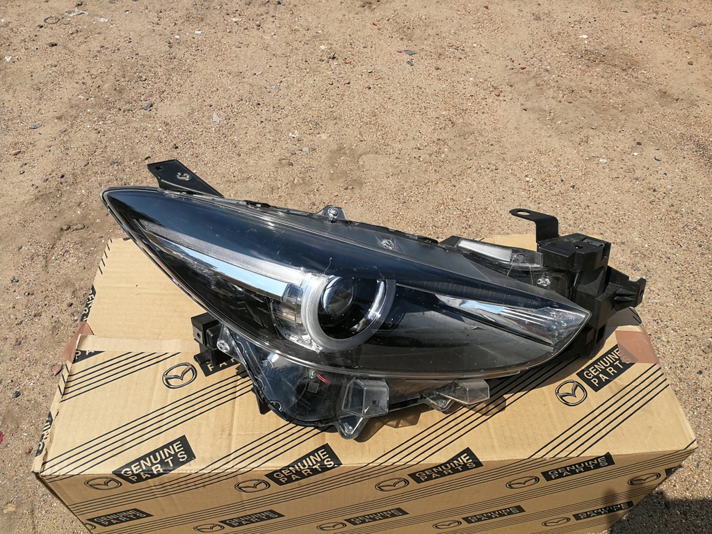 mazda3 mazda 3 despues liftingu16 18r  der..  dm full led (#)