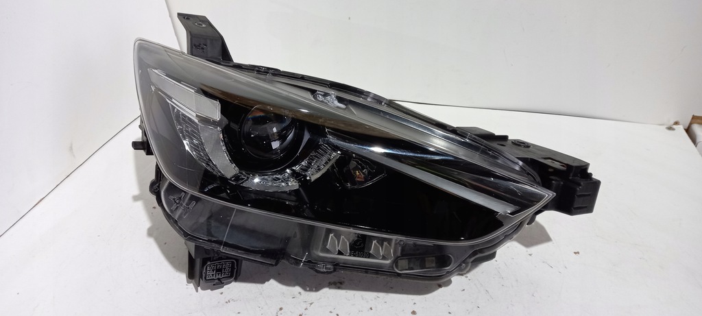 mazda cx3 2018 faro oe d10e51030 (#)