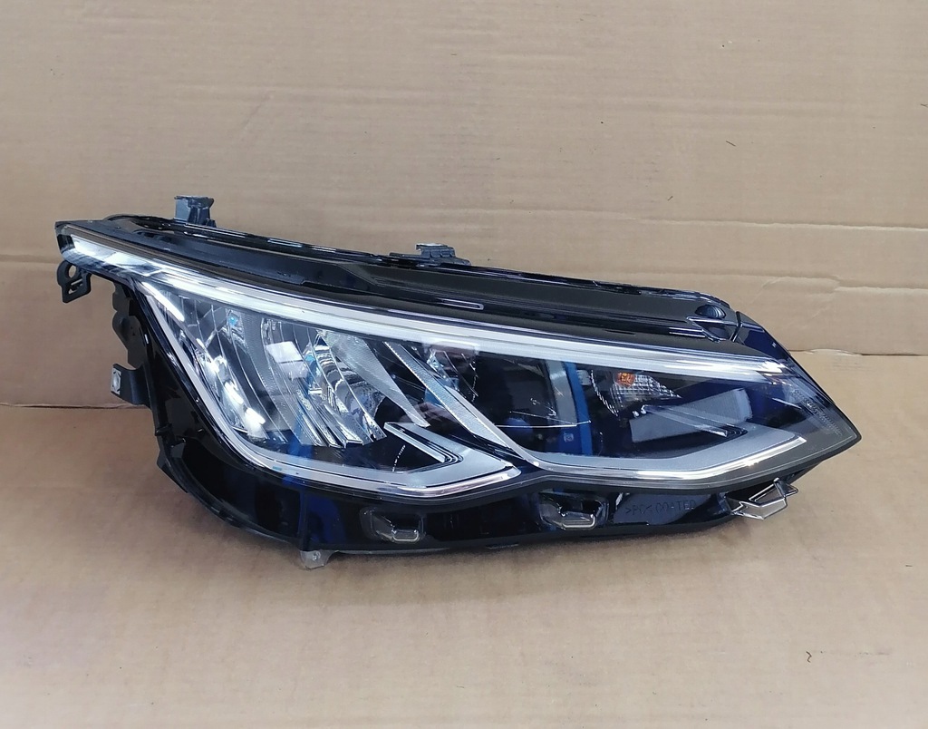 vw golf viii faro der.. full led (#)