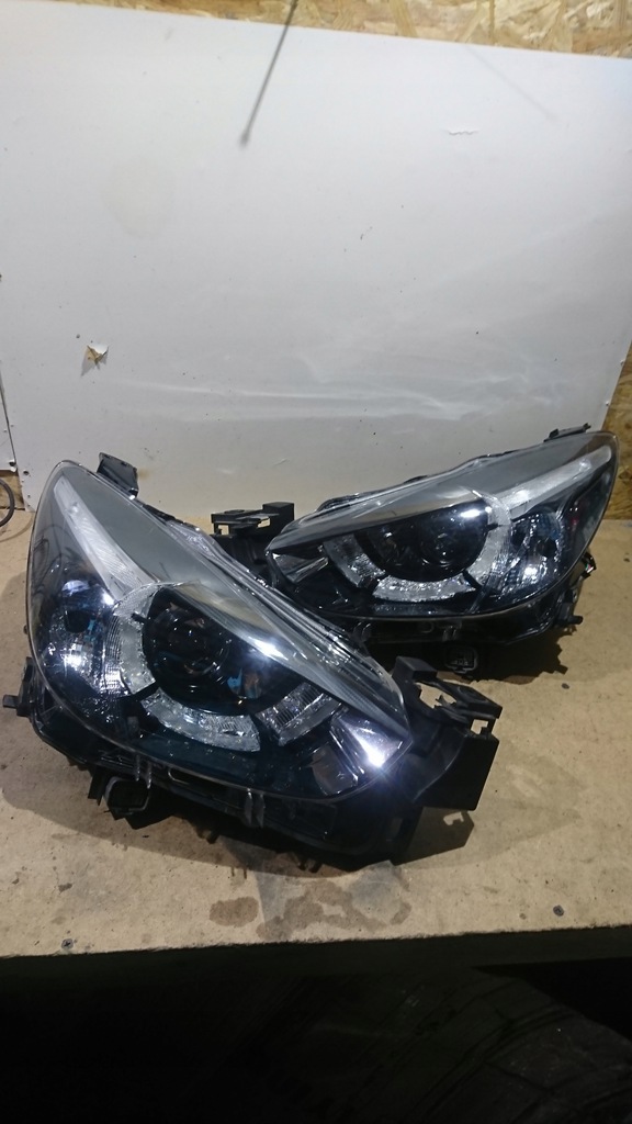  faro full led delantero  izq. / der..  mazda 2 '15 (#)