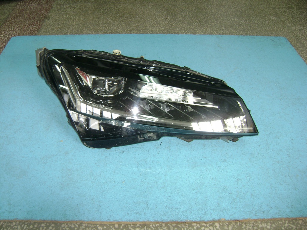  faro delantero der.. skoda superb 3 lift full led (#)