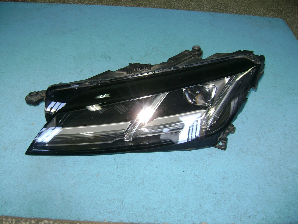  faro izq. audi tt 8s0941033c (#)