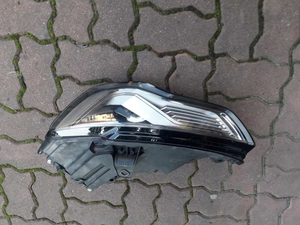 audi a3 8v0941033 faro  (#)